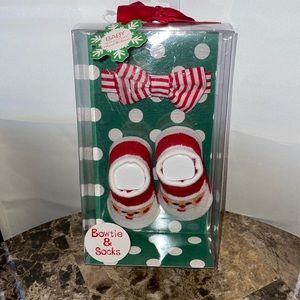 Baby Bow Tie and Socks NWT 0-6 Months